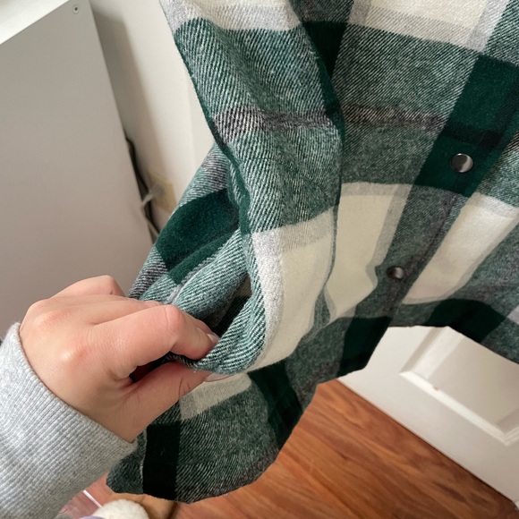 Shacket - Picture 5 of 5